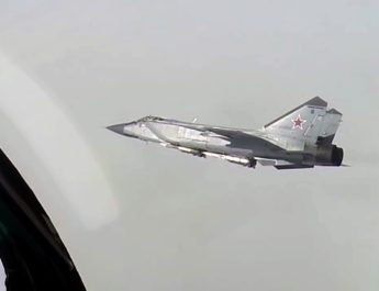 Russian Pilots Set World Record For Non-stop MiG-31 Flight